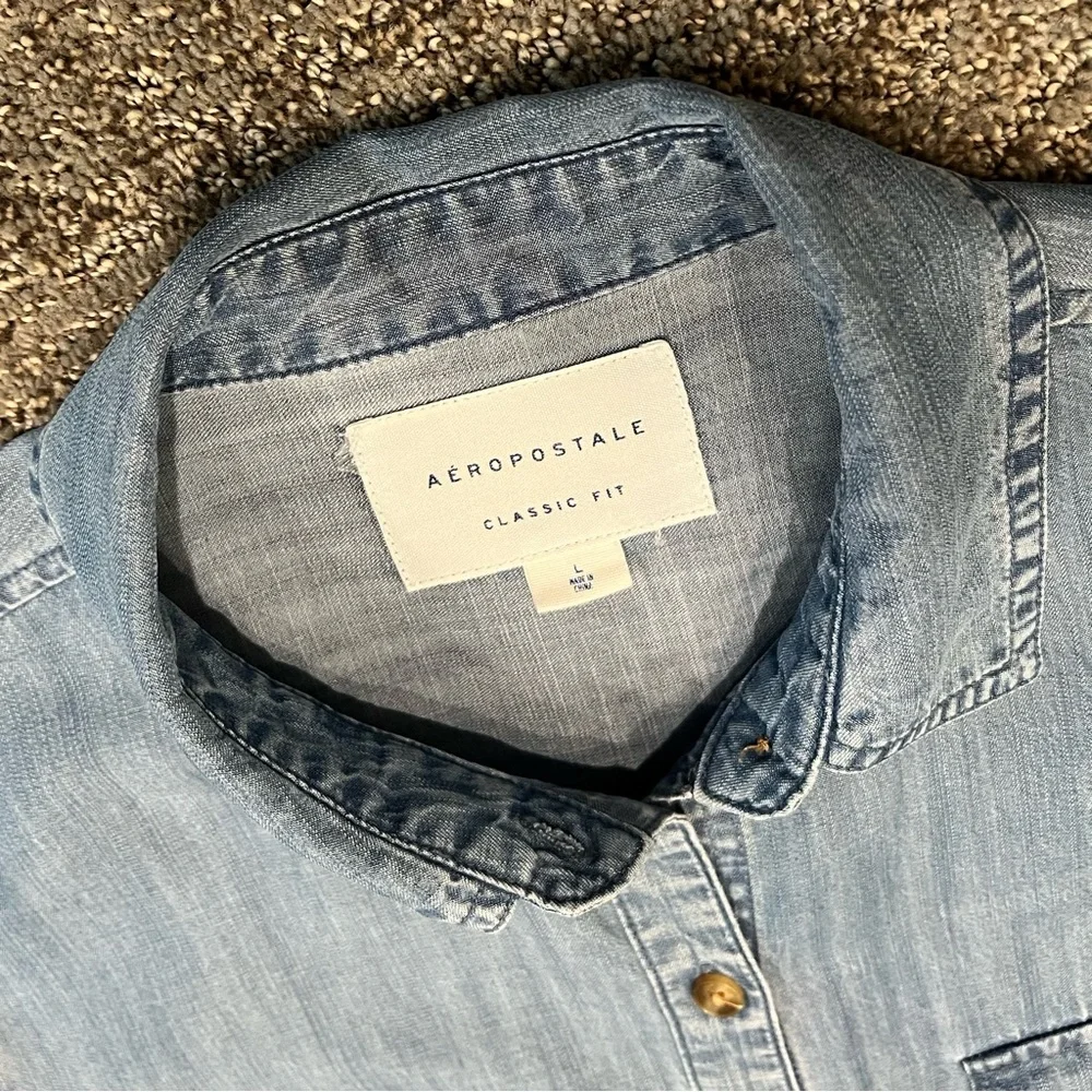 EUC - AEROPOSTALE Blue Chambray Button-down Long-sleeve Shirt in Size LARGE - Picture 2 of 9